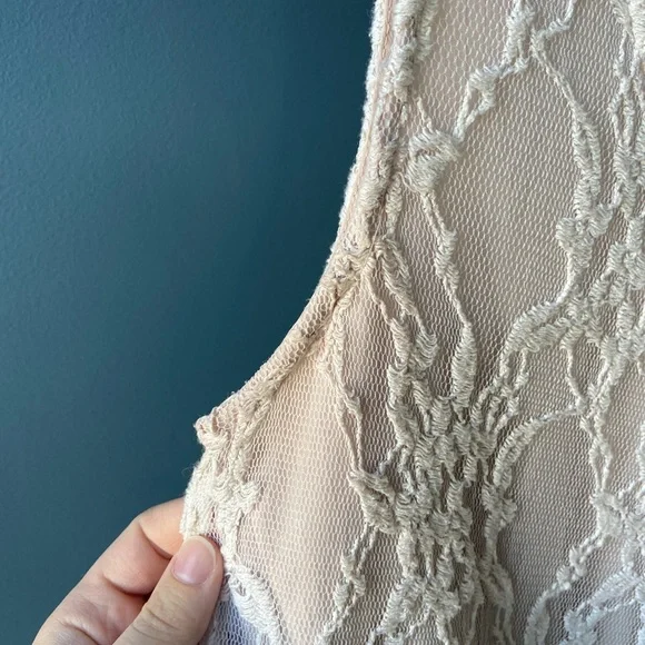 Studio Y Blush Lace Sleeveless Top- Size M in Good Condition - Picture 4 of 8